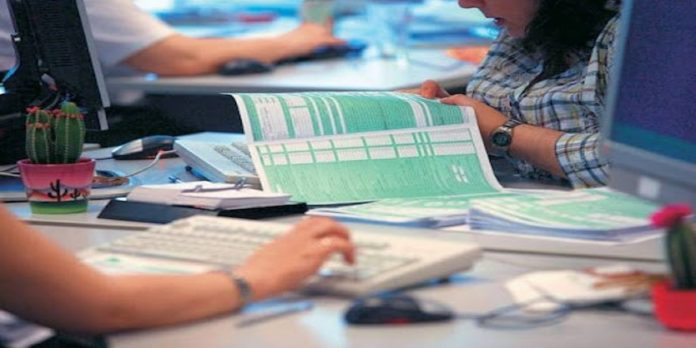 Από τα εισοδήματα του 2016 θα ισχύσουν οι αλλαγές στη φορολογία των αγροτών Από τα εισοδήματα του 2016 θα ισχύσουν οι αλλαγές στη φορολογία των αγροτών