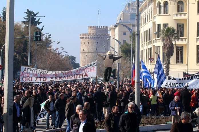 Κάθοδο με 30 τρακτέρ στο κέντρο της Θεσσαλονίκης προγραμματίζουν αύριο αγρότες από το μπλόκο Δερβενίου Κάθοδο με 30 τρακτέρ στο κέντρο της Θεσσαλονίκης προγραμματίζουν αύριο αγρότες από το μπλόκο Δερβενίου