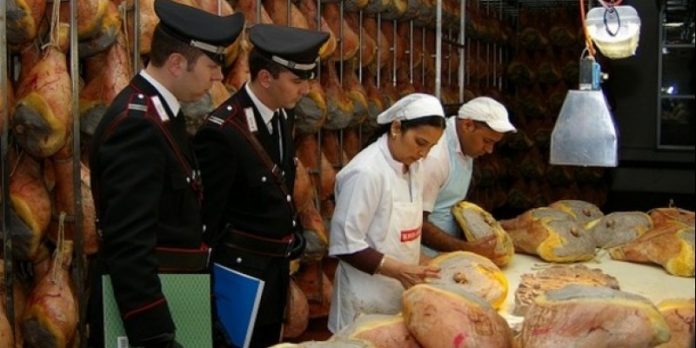 Νέος διατροφικός εφιάλτης - Κατάσχεση κοτόπουλων σε φορμόλη και κρέατος πιθήκου Νέος διατροφικός εφιάλτης - Κατάσχεση κοτόπουλων σε φορμόλη και κρέατος πιθήκου