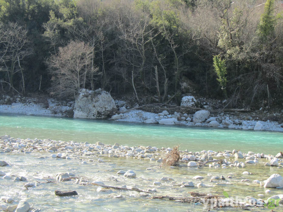 Τζουμέρκα: μέλι, βατόμουρα, ράφτινγκ και… igloo στα 1.000 μέτρα υψόμετρο