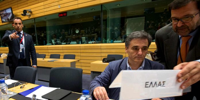 Δόση και χρέος στο τραπέζι του Eurogroup της Τρίτης Δόση και χρέος στο τραπέζι του Eurogroup της Τρίτης