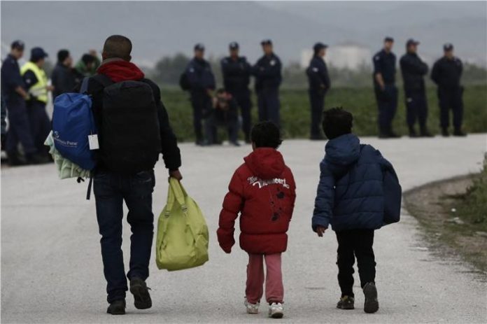 Σε εξέλιξη η επιχείρηση εκκένωσης στην Ειδομένη Σε εξέλιξη η επιχείρηση εκκένωσης στην Ειδομένη