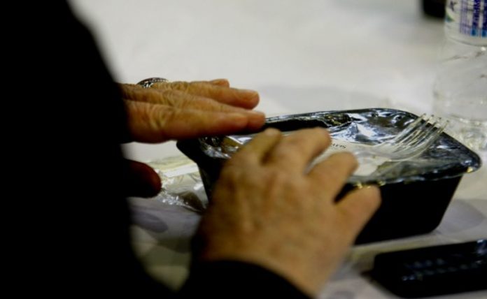 Αττική: Πρόγραμμα παροχής τροφίμων σε άστεγους Αττική: Πρόγραμμα παροχής τροφίμων σε άστεγους