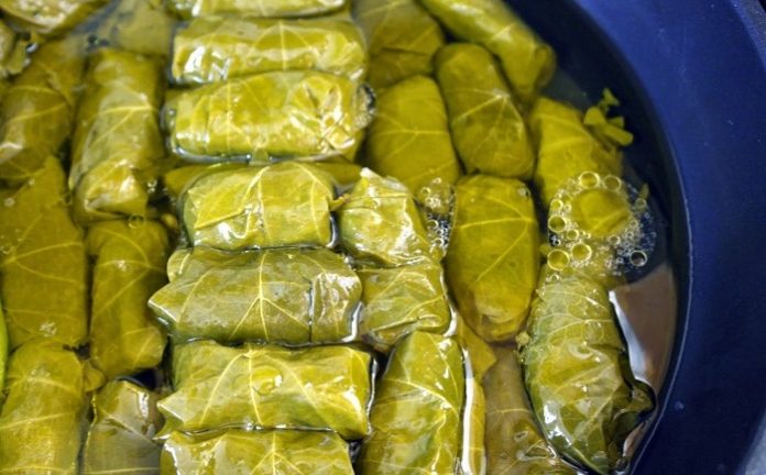 Η ελληνική και μεσογειακή κουζίνα σε κονσέρβα Η ελληνική και μεσογειακή κουζίνα σε κονσέρβα