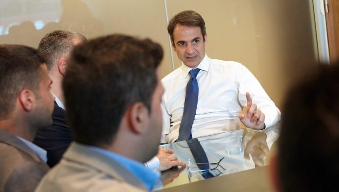 Με απόφαση του προέδρου της Νέας Δημοκρατίας, Κυριάκου Μητσοτάκη, ο Στέλιος Πέτσας αναλαμβάνει διευθυντής του γραφείου του. Με απόφαση του προέδρου της Νέας Δημοκρατίας, Κυριάκου Μητσοτάκη, ο Στέλιος Πέτσας αναλαμβάνει διευθυντής του γραφείου του.