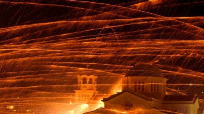 Το έθιμο του ρουκετοπόλεμου αλλάζει τη νομοθεσία; Το έθιμο του ρουκετοπόλεμου αλλάζει τη νομοθεσία;