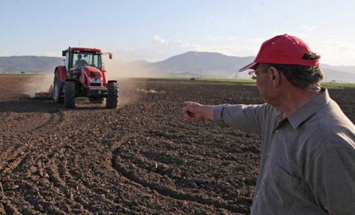 Φόρος από το πρώτο ευρώ στη βασική, από 12.000 ευρώ και πάνω σε πρασίνες, συνδεδεμένες Φόρος από το πρώτο ευρώ στη βασική, από 12.000 ευρώ και πάνω σε πρασίνες, συνδεδεμένες