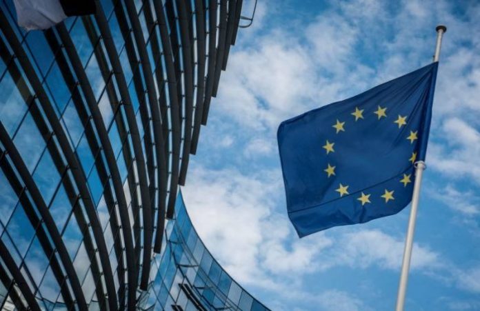 Προθεσμία για μείωση ελλειμμάτων Ισπανίας - Πορτογαλίας θα δώσει η Ευρωπαϊκή Επιτροπή Προθεσμία για μείωση ελλειμμάτων Ισπανίας - Πορτογαλίας θα δώσει η Ευρωπαϊκή Επιτροπή