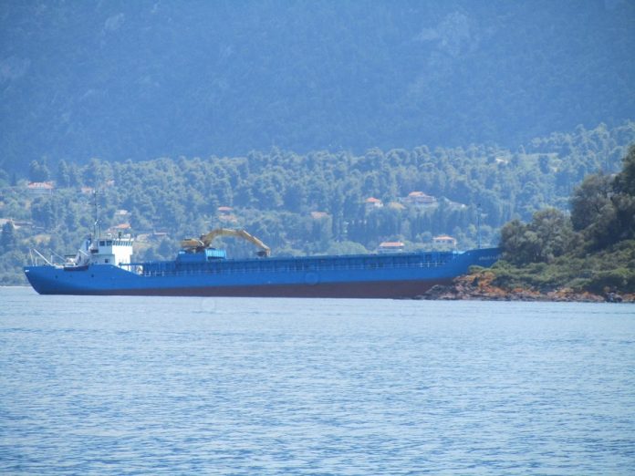 Πλοίο προσάραξε στο νησάκι Στρογγυλή, απέναντι από τα Καμένα Βούρλα Πλοίο προσάραξε στο νησάκι Στρογγυλή, απέναντι από τα Καμένα Βούρλα