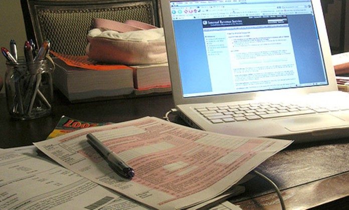 Εκπνέει η προθεσμία για τις δηλώσεις, ανοιχτό έως τη Δευτέρα το Taxis Εκπνέει η προθεσμία για τις δηλώσεις, ανοιχτό έως τη Δευτέρα το Taxis