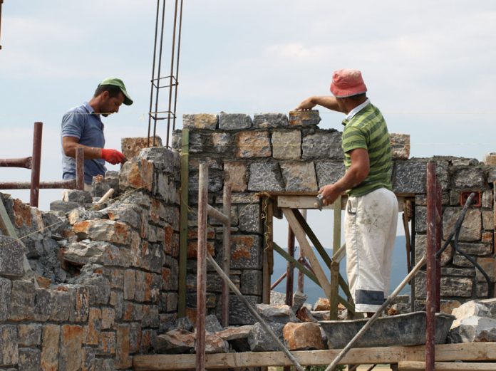 Άρον – άρον άδειες όποιος θέλει να χτίσει/επενδύσει στη Ροδόπη Άρον – άρον άδειες όποιος θέλει να χτίσει/επενδύσει στη Ροδόπη