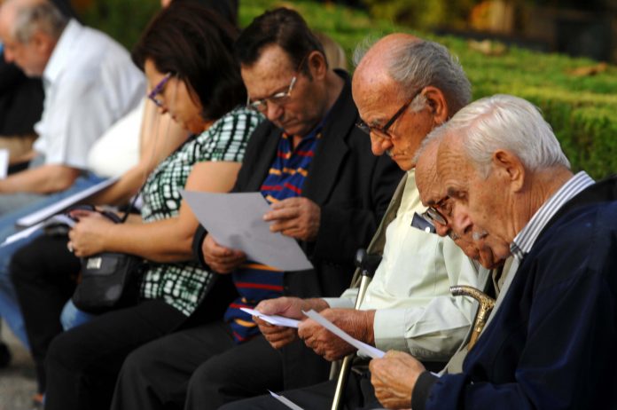 Πληρώνονται τη Δευτέρα 2/10 οι συντάξεις ΟΓΑ Οκτωβρίου Πληρώνονται τη Δευτέρα 2/10 οι συντάξεις ΟΓΑ Οκτωβρίου