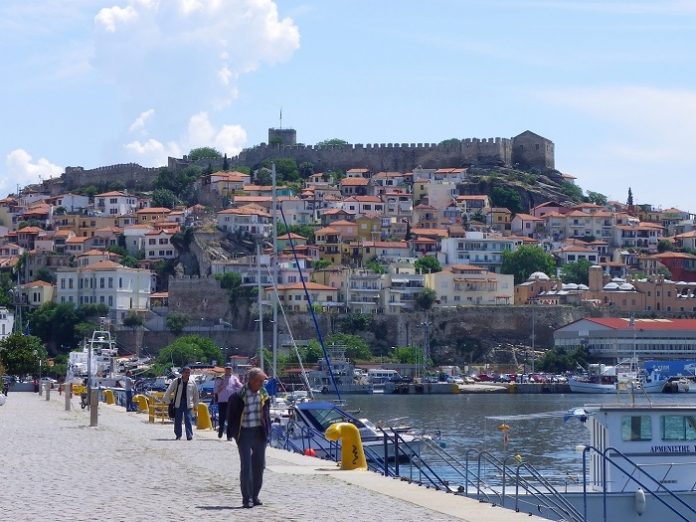 Καβάλα: Δυνατοί «παίκτες» στις εξαγωγές τα νωπά φρούτα και ο καπνός Καβάλα: Δυνατοί «παίκτες» στις εξαγωγές τα νωπά φρούτα και ο καπνός