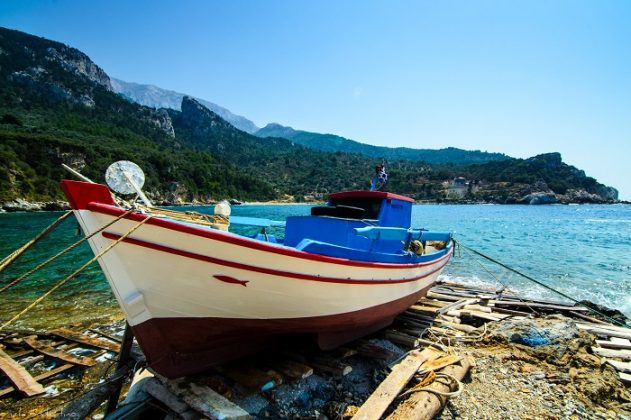 Σκοτώνουν τα καΐκια και αφήνουν την Ελλάδα χωρίς ψυχή