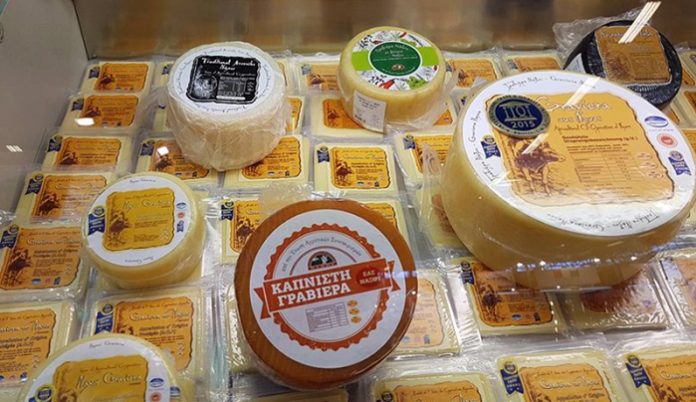 Εντυπωσίασε η γραβιέρα Νάξου στην πρεμιέρα της στο Παρίσι Εντυπωσίασε η γραβιέρα Νάξου στην πρεμιέρα της στο Παρίσι