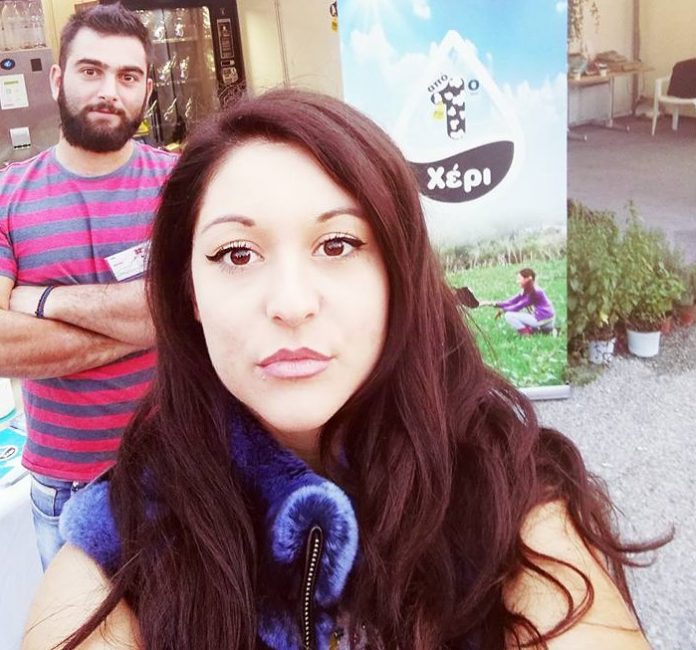 «Πρώτο Χέρι» με γυναικεία υπογραφή «Πρώτο Χέρι» με γυναικεία υπογραφή