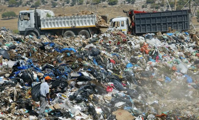 Παρελθόν οι παράνομες χωματερές μέχρι τα μέσα του 2017 Παρελθόν οι παράνομες χωματερές μέχρι τα μέσα του 2017
