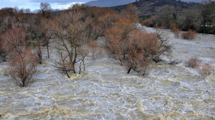 Κατέρρευσε γέφυρα στην Κόνιτσα από τις βροχοπτώσεις Κατέρρευσε γέφυρα στην Κόνιτσα από τις βροχοπτώσεις