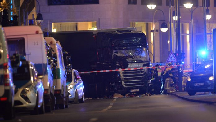 Δώδεκα οι νεκροί στο Βερολίνο, κρατείται ένας ύποπτος Δώδεκα οι νεκροί στο Βερολίνο, κρατείται ένας ύποπτος