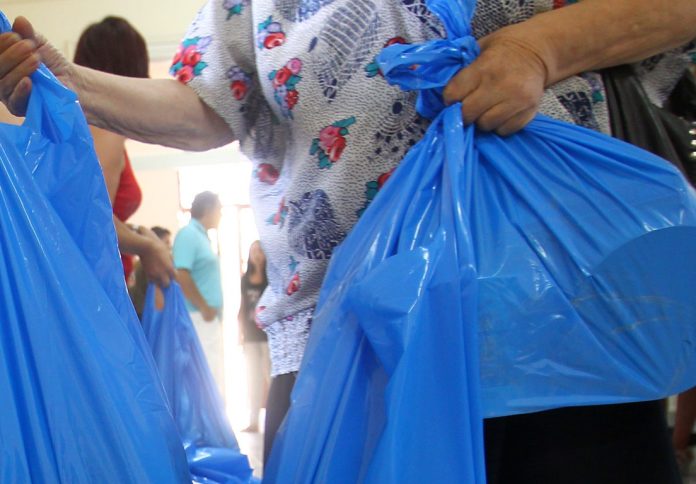 Διανομή τροφίμων στην Σπάρτη Διανομή τροφίμων στην Σπάρτη