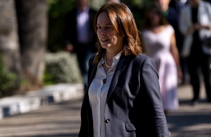 Συνάντηση στελεχών του ΥπΑΑΤ Παπανάτσιου για την φορολόγηση του εισοδήματος γυναικείων συνεταιρισμών και οικοτεχνιών Συνάντηση στελεχών του ΥπΑΑΤ Παπανάτσιου για την φορολόγηση του εισοδήματος γυναικείων συνεταιρισμών και οικοτεχνιών