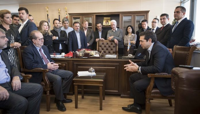 Α. Τσίπρας: Πόλη με δυνατότητες η Καλαμάτα και για τα αγροτικά προϊόντα της - Ξεκινά διάλογος για την ανασυγκρότηση κάθε περιφέρειας Α. Τσίπρας: Πόλη με δυνατότητες η Καλαμάτα και για τα αγροτικά προϊόντα της - Ξεκινά διάλογος για την ανασυγκρότηση κάθε περιφέρειας