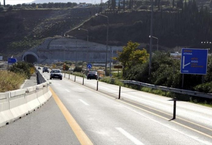 Για τρεις ημέρες αναμένεται να μείνει κλειστό τμήμα της νέας εθνικής οδού Κορίνθου – Πατρών λόγω κατολισθήσεων Για τρεις ημέρες αναμένεται να μείνει κλειστό τμήμα της νέας εθνικής οδού Κορίνθου – Πατρών λόγω κατολισθήσεων