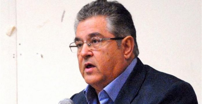 Άρτα: «Ο αγώνας της μικρομεσαίας αγροτιάς, είναι δίκαιος», δήλωσε Δημήτρης Κουτσούμπας Άρτα: «Ο αγώνας της μικρομεσαίας αγροτιάς, είναι δίκαιος», δήλωσε Δημήτρης Κουτσούμπας