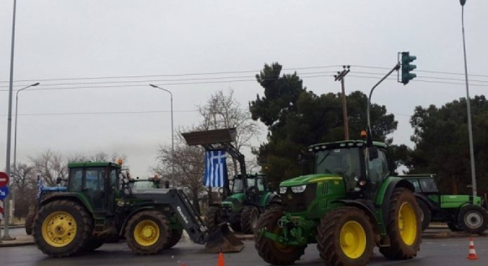 Αποχώρησαν από το αεροδρόμιο Μακεδονία και τα διόδια Μαλγάρων οι αγρότες Αποχώρησαν από το αεροδρόμιο Μακεδονία και τα διόδια Μαλγάρων οι αγρότες