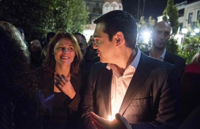 Στο νησί των Φαιάκων για την Ανάσταση ο πρωθυπουργός Αλ. Τσίπρα Στο νησί των Φαιάκων για την Ανάσταση ο πρωθυπουργός Αλ. Τσίπρα