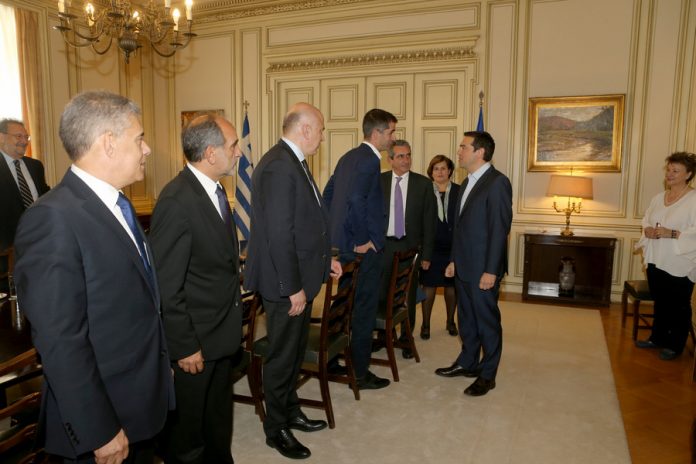 Ολοκληρώθηκε η συνάντηση του πρωθυπουργού με τους περιφερειάρχες (upd) Ολοκληρώθηκε η συνάντηση του πρωθυπουργού με τους περιφερειάρχες (upd)