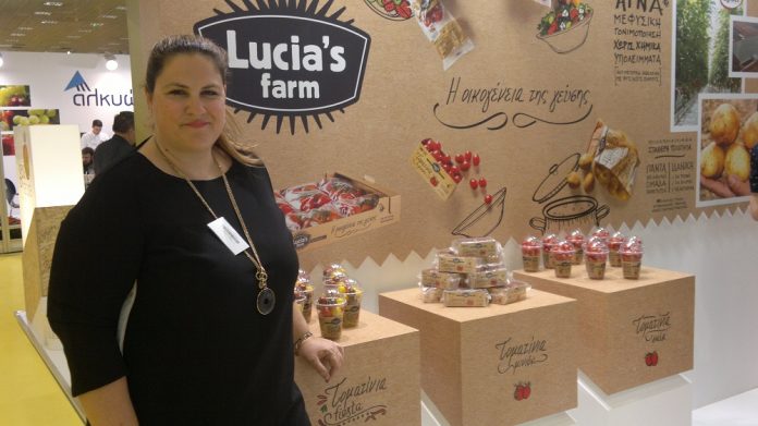 H οικογένεια της Lucia μεγαλώνει με μίνι πατάτα και καρπούζι χωρίς κουκούτσια H οικογένεια της Lucia μεγαλώνει με μίνι πατάτα και καρπούζι χωρίς κουκούτσια