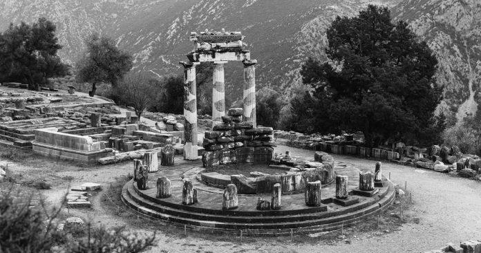 Delfoi fthinoporo ston omfalo tis gis9 Δελφοί: Φθινόπωρο στον «ομφαλό της γης» (Φωτό)