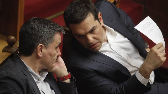 Mε νομοθετική διάταξη η οποία αναμένεται να κατατεθεί εντός της εβδομάδας στη Βουλή θα δρομολογηθεί η καταβολή του κοινωνικού μερίσματος σε 3,4 εκατ. πολίτες εντός του Δεκεμβρίου. Mε νομοθετική διάταξη η οποία αναμένεται να κατατεθεί εντός της εβδομάδας στη Βουλή θα δρομολογηθεί η καταβολή του κοινωνικού μερίσματος σε 3,4 εκατ. πολίτες εντός του Δεκεμβρίου.