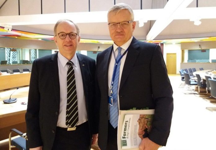 Copa-Cogeca: Παροτρύνουν τους Ευρωπαίους υπουργούς γεωργίας να στηρίξουν την ΚΑΠ με «γενναίο» προϋπολογισμό Copa-Cogeca: Παροτρύνουν τους Ευρωπαίους υπουργούς γεωργίας να στηρίξουν την ΚΑΠ με «γενναίο» προϋπολογισμό