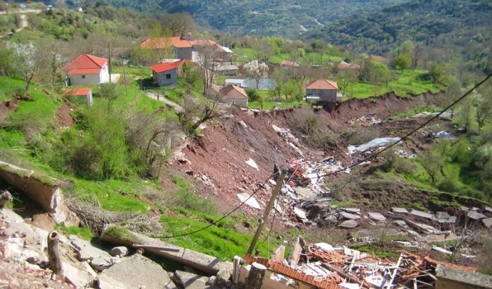 konstantopoulos pote paroun efapax voithima plimiropatheis aitoloakarnania Δ. Κωνσταντόπουλος: Πότε θα πάρουν εφάπαξ βοήθημα οι πλημμυροπαθείς Αιτωλοακαρνανίας;