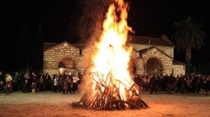 paramoni theofanion kappadokes neas karvalis anaviosan sagia Παραμονή Θεοφανίων οι Καππαδόκες της Νέας Καρβάλης αναβίωσαν τα «Σάγια»
