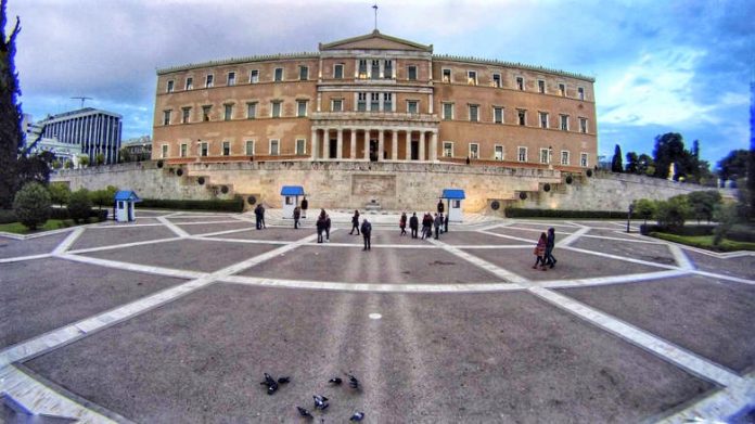 polynomosxedio diataxeis pleistiriasmous apergies epidoma teknon Πολυνομοσχέδιο: Οι διατάξεις για πλειστηριασμούς, απεργίες, επίδομα τέκνων