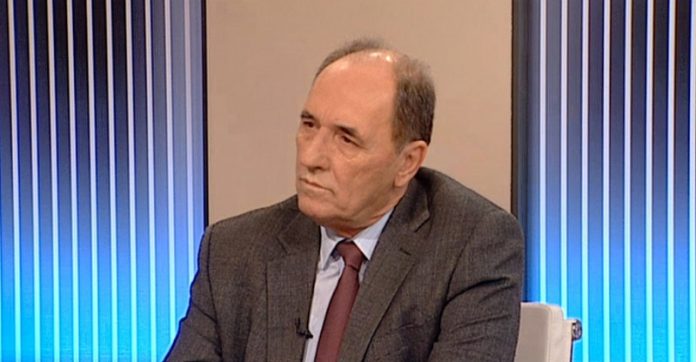 stathakis 10 ekat euro epanasyndeseis reymatos 1.342 noikokyria Σταθάκης: 10 εκατ. ευρώ για επανασυνδέσεις ρεύματος σε 1.342 νοικοκυριά