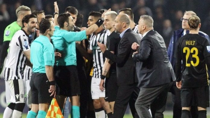 Επ΄ αόριστον διακοπή του πρωταθλήματος ποδοσφαίρου Επ΄ αόριστον διακοπή του πρωταθλήματος ποδοσφαίρου