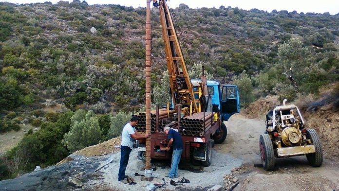 Ψάχνουν νερό με νέες γεωτρήσεις στην Κρήτη Ψάχνουν νερό με νέες γεωτρήσεις στην Κρήτη