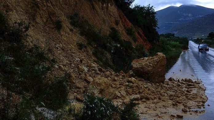 Σε ετοιμότητα η Περιφέρεια Ιωαννίνων λόγω των κατολισθήσεων στην Πρέβεζα Σε ετοιμότητα η Περιφέρεια Ιωαννίνων λόγω των κατολισθήσεων στην Πρέβεζα