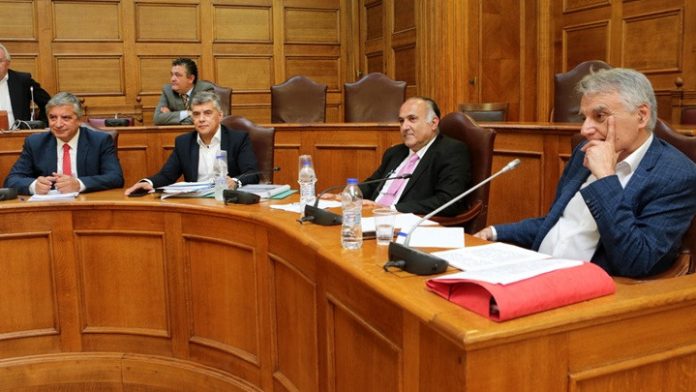 Ένταση στη Βουλή - Αποβλήθηκε από την αίθουσα ο Αγοραστός Ένταση στη Βουλή - Αποβλήθηκε από την αίθουσα ο Αγοραστός