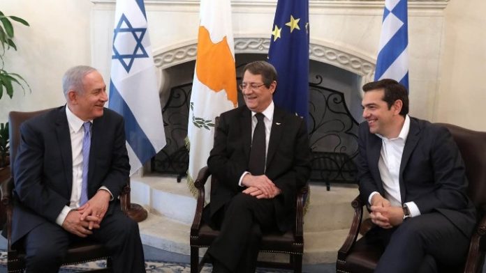 Υπεγράφη η συνεργασία Ελλάδας, Κύπρου και Ισραήλ στην αντιμετώπιση της θαλάσσιας ρύπανσης Υπεγράφη η συνεργασία Ελλάδας, Κύπρου και Ισραήλ στην αντιμετώπιση της θαλάσσιας ρύπανσης