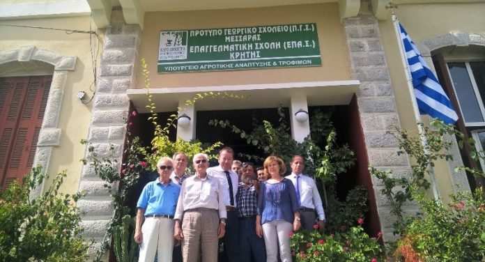 Επίσκεψη σε αγροτικούς συνεταιρισμούς και οργανώσεις της Κρήτης πραγματοποίησε ο Β. Κόκκαλης Επίσκεψη σε αγροτικούς συνεταιρισμούς και οργανώσεις της Κρήτης πραγματοποίησε ο Β. Κόκκαλης