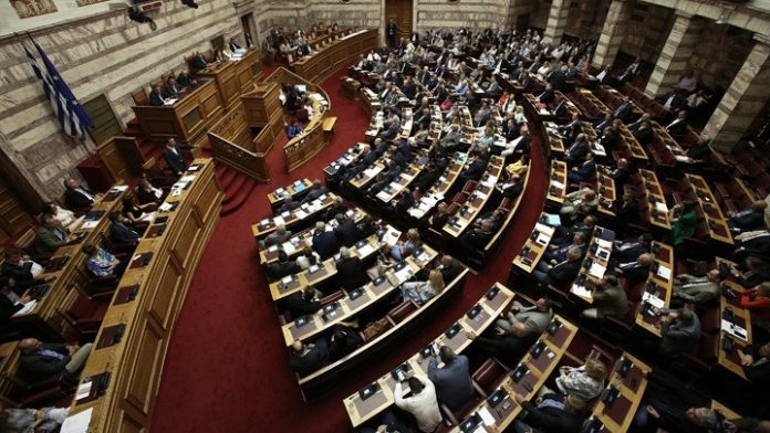 Υπερψηφίστηκε με 154 ψήφους το πολυνομοσχέδιο με τα προαπαιτούμενα Υπερψηφίστηκε με 154 ψήφους το πολυνομοσχέδιο με τα προαπαιτούμενα