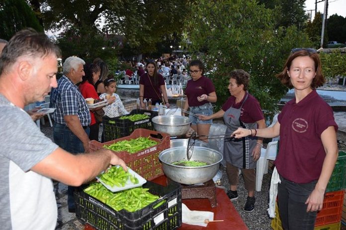 Υπαίθριες τοπικές αγροτικές και πολιτιστικές γιορτές Υπαίθριες τοπικές αγροτικές και πολιτιστικές γιορτές