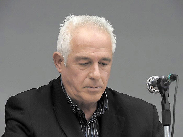 Το θέμα του μικρού κλήρου είναι το μείζον διαρθρωτικό πρόβλημα της αμπελοοινικής μας οικονομίας. Το θέμα του μικρού κλήρου είναι το μείζον διαρθρωτικό πρόβλημα της αμπελοοινικής μας οικονομίας.