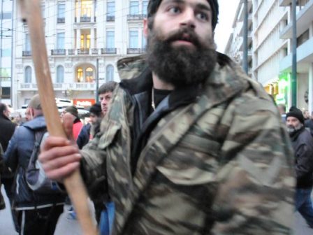 oi-agrotes-tis-kritis-fthanoun-sto-syntagma-3374