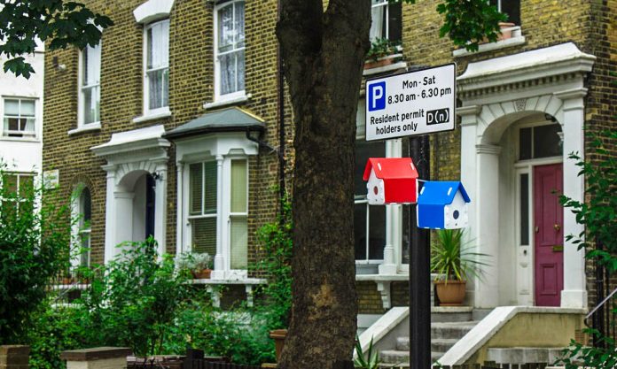 Birdhouses Φροντίζοντας τα πουλιά της πόλης μας